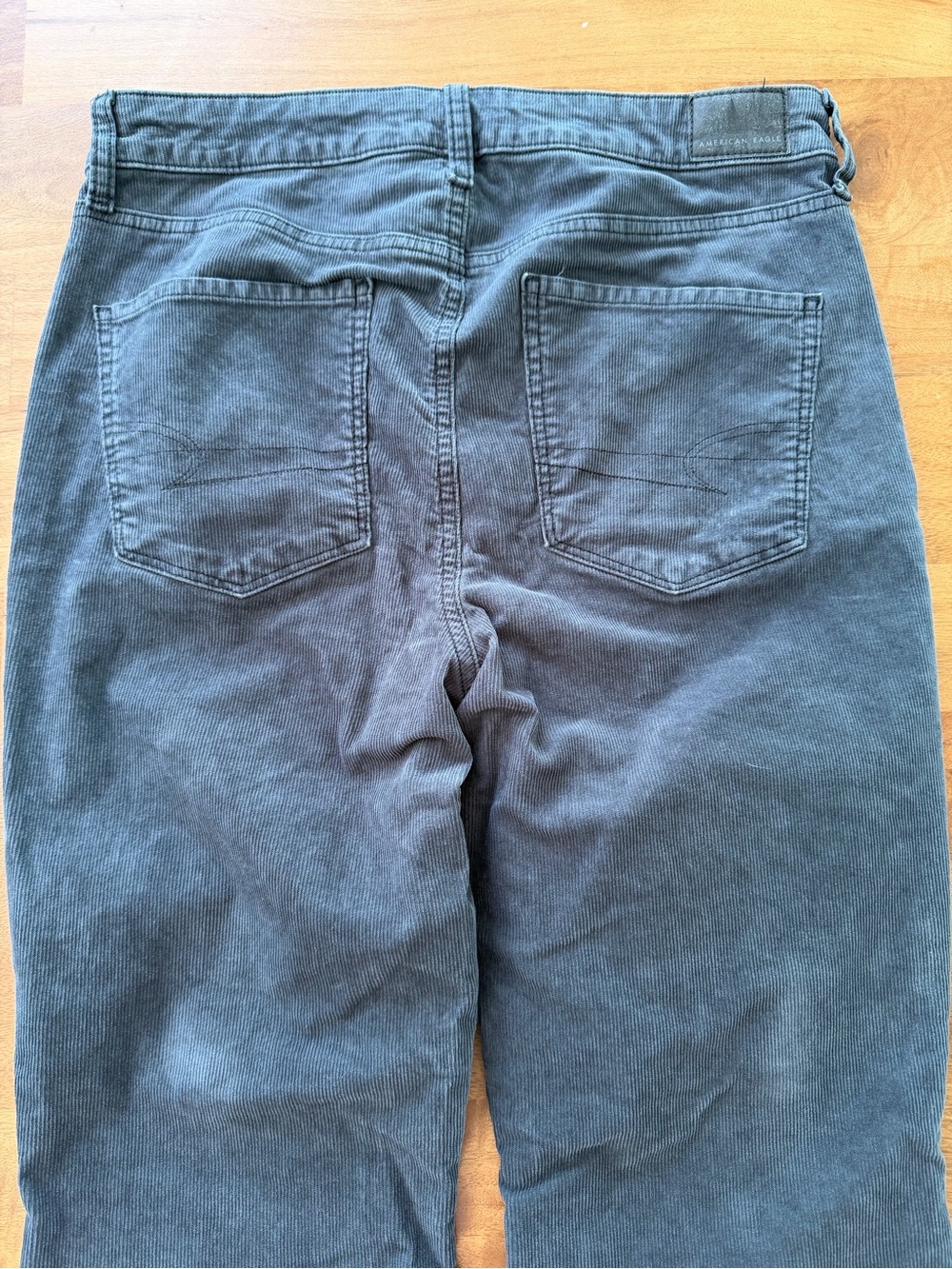 American Eagle Outfitters Super High-Rise Flare Corduroy in Gray Size 10 Short - Picture 9 of 12